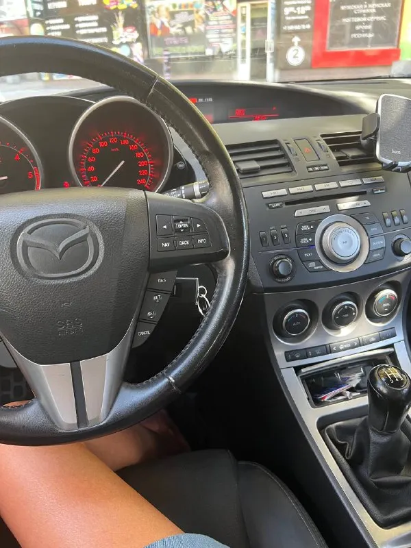 🚙mazda 3 2009г 1.5 механика( 150л. с) дизель хэтчбек птс 1 владелец 2 ключа работает идеально. коробка механика работает отлично. по подвеске никаких посторонних звуков, без вложений. комплект лето/зима шин на дисках r17. 💰700.000₽ 📞 +79493080600 - фотография - 8