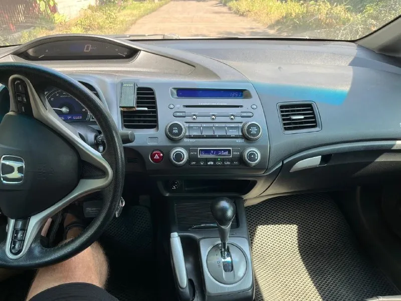 Продам хонда сивик 2008 год мотор 1.8 акпп максимальная комплектация состояние автомобиля достойное внимания полностью обслужена цена 925 тысяч торг только реальному покупателю +79495093939 📞 звоните: +7(949)5093939 - фотография - 4