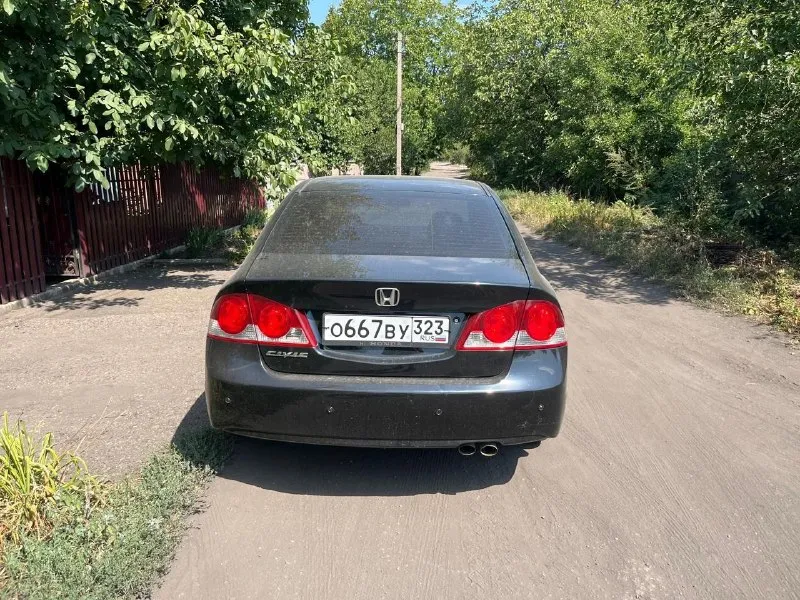 Продам хонда сивик 2008 год мотор 1.8 акпп максимальная комплектация состояние автомобиля достойное внимания полностью обслужена цена 925 тысяч торг только реальному покупателю +79495093939 📞 звоните: +7(949)5093939 - фотография - 7