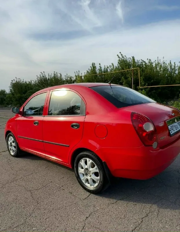 Продам chery qq6 s21, 2009 года, пробег:106 000 км. мотор объёмом 1.1 на 68 л. с, кондиционер дует на 5+, 4 стеклоподъёмника, литые диски, на пятиступенчатой механической коробкой передач. автомобиль в достойном состоянии, ходовая не стучит не гримит, мотор работает отлично, масло не ест, не потеет не течёт, замена масла каждые 6-7 тысяч, лью только премиальные масла, машина полностью обслужена что нужно было менять менялось, сел и поехал, вложений не требует. расход топлива 5-7 литров на 100 км. большой объёмный багажник. цена 260 000 тысяч рублей. осмотр в городе харцызск. номер для связи : +7 (949) 325-18-68 📞 звоните: +7(949)3251868 - фотография - 2