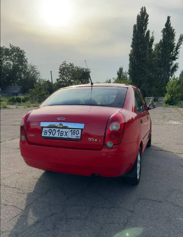 Продам chery qq6 s21, 2009 года, пробег:106 000 км. мотор объёмом 1.1 на 68 л. с, кондиционер дует на 5+, 4 стеклоподъёмника, литые диски, на пятиступенчатой механической коробкой передач. автомобиль в достойном состоянии, ходовая не стучит не гримит, мотор работает отлично, масло не ест, не потеет не течёт, замена масла каждые 6-7 тысяч, лью только премиальные масла, машина полностью обслужена что нужно было менять менялось, сел и поехал, вложений не требует. расход топлива 5-7 литров на 100 км. большой объёмный багажник. цена 260 000 тысяч рублей. осмотр в городе харцызск. номер для связи : +7 (949) 325-18-68 📞 звоните: +7(949)3251868 - фотография - 3