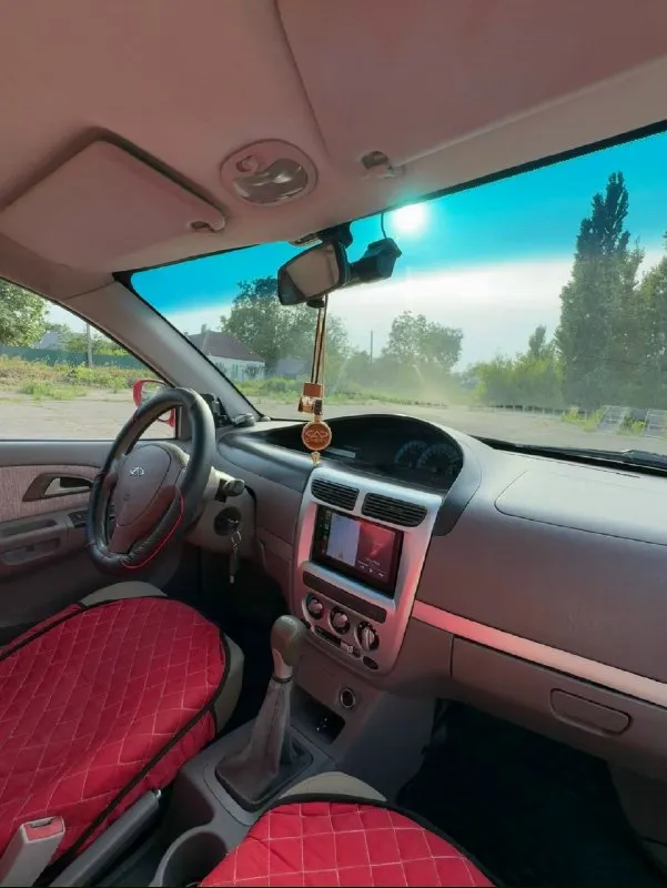 Продам chery qq6 s21, 2009 года, пробег:106 000 км. мотор объёмом 1.1 на 68 л. с, кондиционер дует на 5+, 4 стеклоподъёмника, литые диски, на пятиступенчатой механической коробкой передач. автомобиль в достойном состоянии, ходовая не стучит не гримит, мотор работает отлично, масло не ест, не потеет не течёт, замена масла каждые 6-7 тысяч, лью только премиальные масла, машина полностью обслужена что нужно было менять менялось, сел и поехал, вложений не требует. расход топлива 5-7 литров на 100 км. большой объёмный багажник. цена 260 000 тысяч рублей. осмотр в городе харцызск. номер для связи : +7 (949) 325-18-68 📞 звоните: +7(949)3251868 - фотография - 7