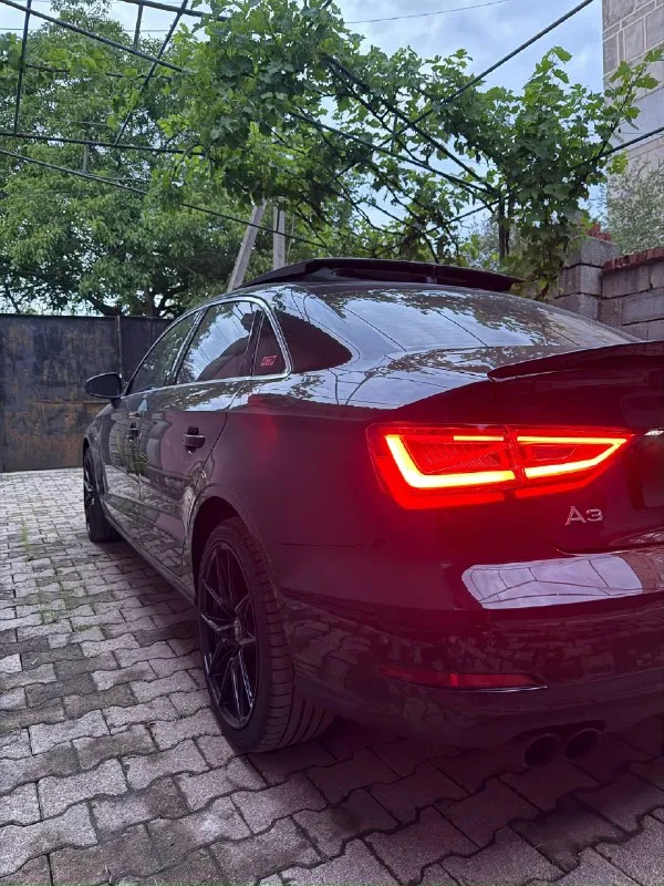 Audi a3 2014 год 1.8 автомат ❗️самая полная комплектация из всех возможных ❗️ ❗️единственный владелец на всю историю с салона ❗️ ❗️родной пробег, родная краска в круг, родные стекла, и многие другие факторы нового автомобиля❗️ технически в идеальном состоянии 162.000 пробега коробка, двигатель, ходовая, электрика, салон- состояние нового авто🤌🏻 полностью обслужена включая кондиционер ✅ машина сток, не прошивалась, сделан только выхлоп до катализатора ( который цел, не трогался ) по салону сделана подсветка, в багажнике оригинальный саб ❗️ линзы в фары стоят в оригинальные места bi-led aozoom black king kong. ❗️ то масла делал каждые 5000, масло только motul. диски 18” rohana rfx13. резина goodyear efficient grip performance(пробег на ней 8500 км) третья машина в семье, выходного дня, не курю, животных не возил ! идеал❗️ переоформление обязательное ✅ 1.62 с торгом адекватным ! макеевка +79496423118 📞 звоните: +7(949)6423118 - фотография - 5