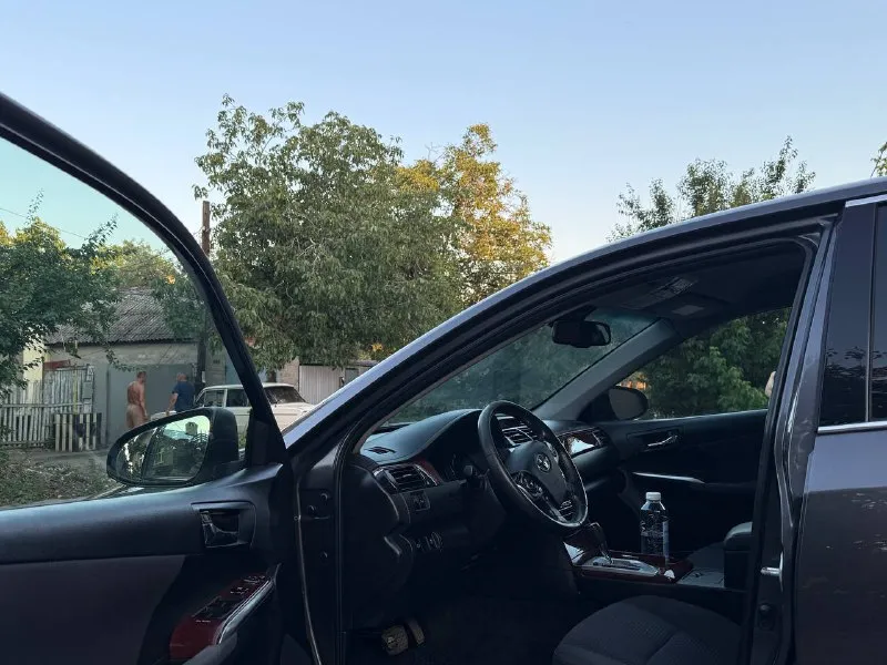 В продаже toyota camry год выпуска 2013 авто в идеальном состоянии всегда был вовремя обслужен для подтверждения информации имеется сервисная книжка кузов в идеальном состоянии все стёкла зовадские мотор коробка работает идеально автомобиль весь обслужен стоит самый надежный мотор 2.5 ходовая часть как новая два комплекта колёс родной пробег 198 тсч в богатой комплектации шикарный салон камера заднего вида двух зонный климат контроль круиз контроль подогрев сидений два ключа два комплекта резины документы в полном порядке полное переоформление в мрэо цена за данный автомобиль 1 465 000 торг разумный все остальные вопросы по телефону +79496358178 - фотография - 6