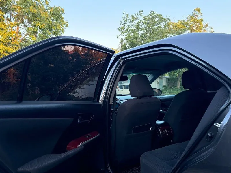 В продаже toyota camry год выпуска 2013 авто в идеальном состоянии всегда был вовремя обслужен для подтверждения информации имеется сервисная книжка кузов в идеальном состоянии все стёкла зовадские мотор коробка работает идеально автомобиль весь обслужен стоит самый надежный мотор 2.5 ходовая часть как новая два комплекта колёс родной пробег 198 тсч в богатой комплектации шикарный салон камера заднего вида двух зонный климат контроль круиз контроль подогрев сидений два ключа два комплекта резины документы в полном порядке полное переоформление в мрэо цена за данный автомобиль 1 465 000 торг разумный все остальные вопросы по телефону +79496358178 - фотография - 7