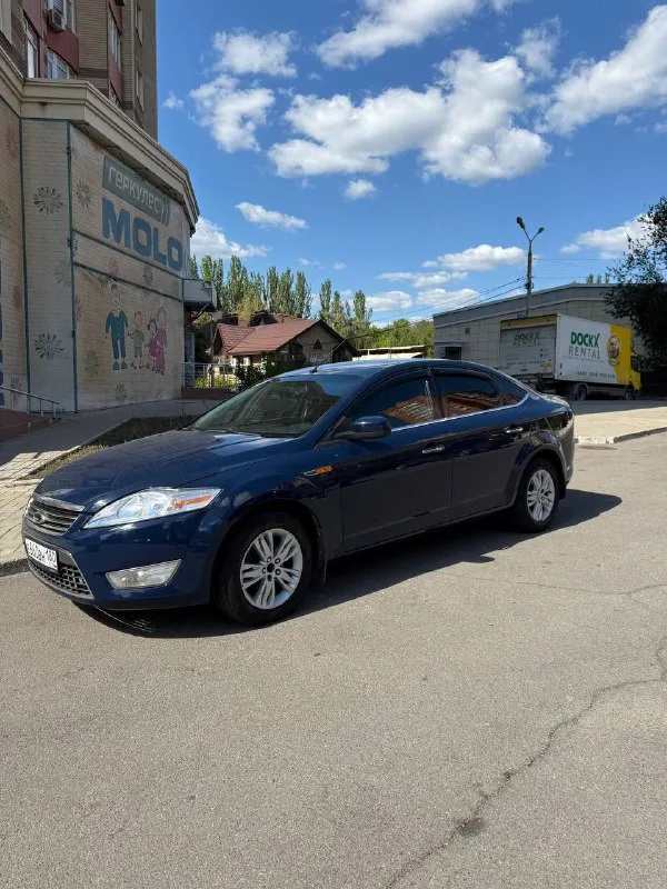 Продаю ford mondeo 2010 года, 1.8 бензин, механика. надёжный и просторный автомобиль, комфортный в поездках. своевременное обслуживание, вложений не требует. чистый и ухоженный салон, кузов без серьёзных повреждений. отличный вариант для тех, кто ценит надёжность и управляемость. цена 650.000₽ торг +79493173682 - фотография - 4