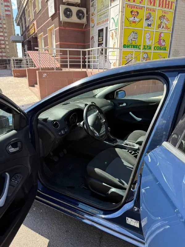 Продаю ford mondeo 2010 года, 1.8 бензин, механика. надёжный и просторный автомобиль, комфортный в поездках. своевременное обслуживание, вложений не требует. чистый и ухоженный салон, кузов без серьёзных повреждений. отличный вариант для тех, кто ценит надёжность и управляемость. цена 650.000₽ торг +79493173682 - фотография - 5