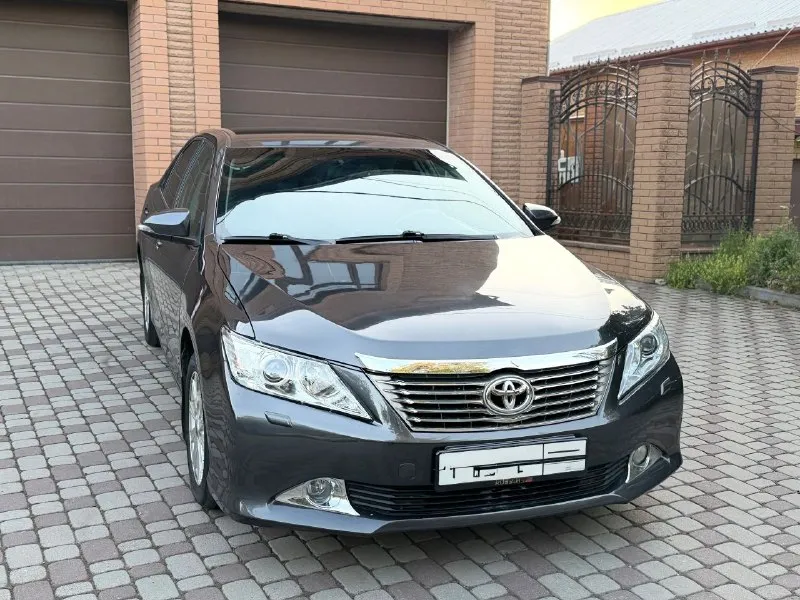 В продаже toyota camry год выпуска 2013 авто в идеальном состоянии всегда был вовремя обслужен для подтверждения информации имеется сервисная книжка кузов в идеальном состоянии все стёкла зовадские мотор коробка работает идеально автомобиль весь обслужен стоит самый надежный мотор 2.5 ходовая часть как новая два комплекта колёс родной пробег 198 тсч в богатой комплектации шикарный салон камера заднего вида двух зонный климат контроль круиз контроль подогрев сидений два ключа документы в полном порядке полное переоформление в мрэо цена за данный автомобиль 1 470 000 торг разумный все остальные вопросы по телефону +79496358178 - фотография - 8