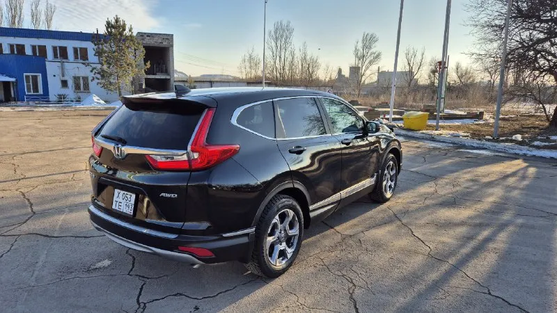Honda cr v 2020 года - exl, продажа в сша 11.12.2020 подтвержденная документом,1.5 л. , полный привод, пробег 63900 км. оригинал! привезена для личного пользования, полнлстью растаможена, первая регистрация в рф. не бит ( заменен передний бампер, безопасность целая) не крашен, состояние отличное! установлена защита картера, капот фары в бронепленке, 4000 км. назад было проведено полное то ( замена масла в вариаторе, заднем редукторе, регулировка клапанов, замена масла в двигателе, масло менял каждые 7000 км. 0 w 20). 2600000 руб. торг +79493718174 владимир 📞 звоните: +7(949)3718174 - фотография - 4