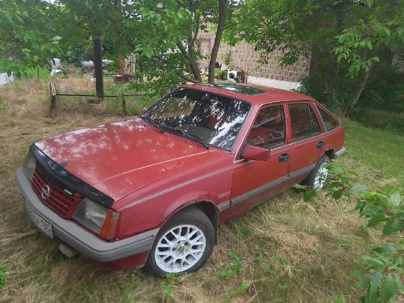 Автор: [ продам opel аскона, на ходу, документы в порядке, любое переоформление, находится в докучае... - фотография