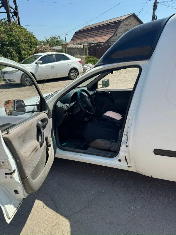 Продам opel комбо 2000г. г. макеевка цена: 230000₽ двигатель: 1.7 обычный, без турбины) коробка : механика 5-ти ступка привод: передний в машине есть гидроусилитель, задние парктроники, сигнализация с центральным замком. по машине проблем не каких все работает, по кузову есть незначительные нюансы в силу возраста, а так сел и поехал. когда покупалась ездила на ростов-таганрог и по месту каждый день. машина в семье два года, проблем не доставляла не каких, ездила и возила, продаем за ненадобностью так как последние пол года дед ездил только на рыбалку. +79499910908 📞 звоните: +7(949)9910908 - фотография - 7