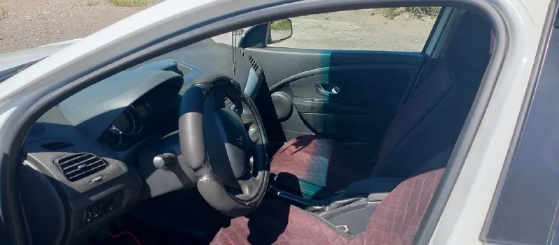 Renault флюенс 2014г. дв. 1,6 механика. газ-бензин. собственник. 730т. р. возможен обмен на кроссове... - фотография