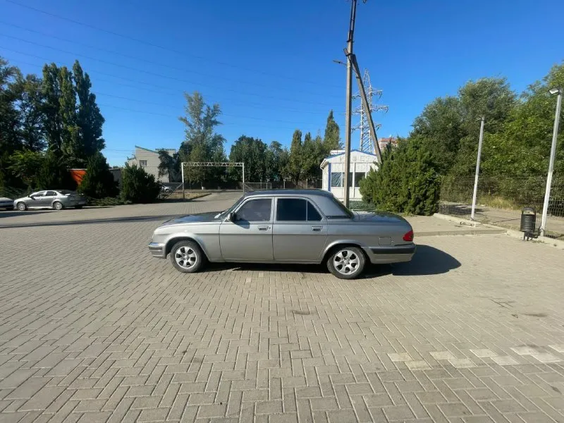 В продаже волга 31105.двигатель 405 после капиталки, едет бодро масло не ест. коробка на 4 не гудит не воет. кузов полностью после покраски блестит сияет. пороги живые и нанесена антикоррозийная обработка. дно живое, поддамкратники на месте. салон чистый аккуратный. установлено гбо. установлен люк, не течет. электростеклоподъемники все 4, по электрике все работает, диски всмпо, резина зимняя липучка еще в хорошем состоянии. 430000.торг +79490136854 тг: @danielkas - фотография - 3