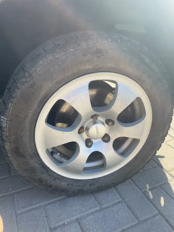 В продаже волга 31105.двигатель 405 после капиталки, едет бодро масло не ест. коробка на 4 не гудит не воет. кузов полностью после покраски блестит сияет. пороги живые и нанесена антикоррозийная обработка. дно живое, поддамкратники на месте. салон чистый аккуратный. установлено гбо. установлен люк, не течет. электростеклоподъемники все 4, по электрике все работает, диски всмпо, резина зимняя липучка еще в хорошем состоянии. 430000.торг +79490136854 тг: @danielkas - фотография - 6