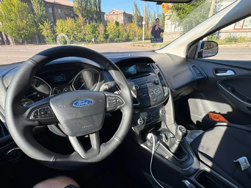 Продам на 181 регионе собственник город-алчевск 1 хозяин без дтп ford фокус ford focus 3 рестайлинг год-2018 универсал двигатель-1,6 механика (104 л. с) бензин пробег-143788оригинал коробка без нареканий двигатель не дизелит, масло не ест, не дымит, работает отлично ходовая на отлично, без каких либо стуков хорошая комплектация кондиционер, работает отлично подогрев лобового стекла датчик дождя даждик давление колес вся электроника в рабочем состоянии чистый не затертый салон. телефон- +79595107240 +79590030760 цена- 1050000₽(торг) 📞 звоните: +7(959)5107240 - фотография - 6