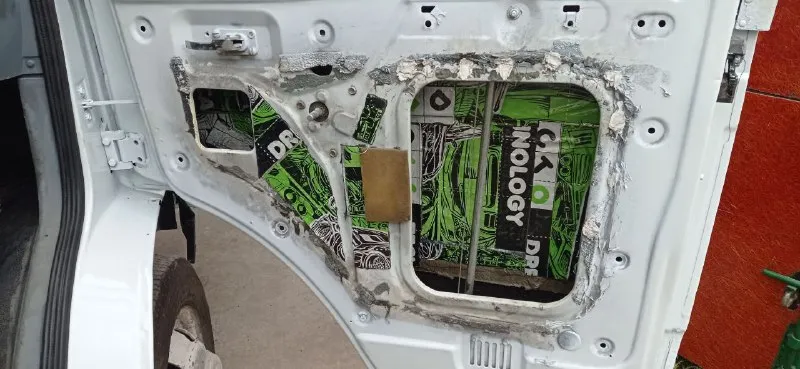 Продам газельб/у 3302 на полном ходу год 2004 газ/бензин двигатель 406 кузов 3 метра кабина зашумлена переоформление без проблем авто в хорошем состоянии все вопросы по телефону 850т р +79494109734 макеевка 📞 звоните: +7(949)4109734 - фотография - 3