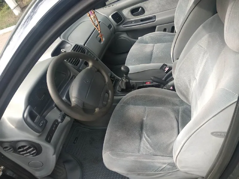 Продам renault лагуна. 1.8 16v. год выпуска 2001. климат. абс. электро зеркала. стеклоподъёмники. подогрев сидений. подушки безопасности. сигнализация. зимняя резина в комплекте. машина полностью обслужена и не требует вложений. цена 400000. т. +79493015122 📞 звоните: +7(949)3015122 - фотография - 4