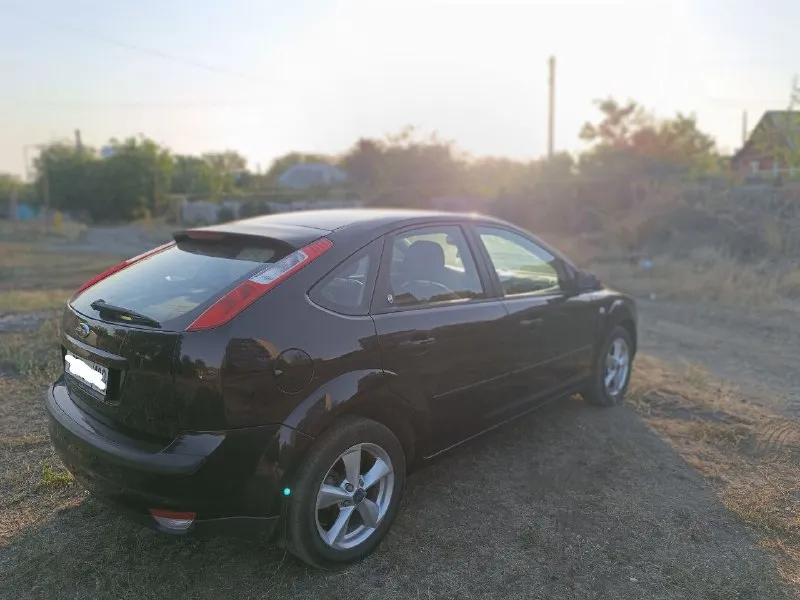 Продам ford фокус 2 я собственник цена 640 000. 2006 год выпуска 180.000 км пробег. двигатель 1,6 бе... - фотография