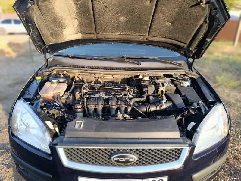 Продам ford фокус 2 я собственник цена 640 000. 2006 год выпуска 180.000 км пробег. двигатель 1,6 бензин, 5-ти степная механическая коробка передач, целый ухоженный салон, внутри не курили. в такси не был. в дтп не была. климат работает, гур, новая летняя резина, вся ходовка перебрана, всё что нужно было поменять заменено. стоит хорошая музыка. состояние сел, поехал куда угодно. +7949-396-53-71 игорь машина находится в снежном. если не дозвонитесь то пишите в личку, связь очень плохая. 📞 звоните: +7(949)3965371 - фотография - 3