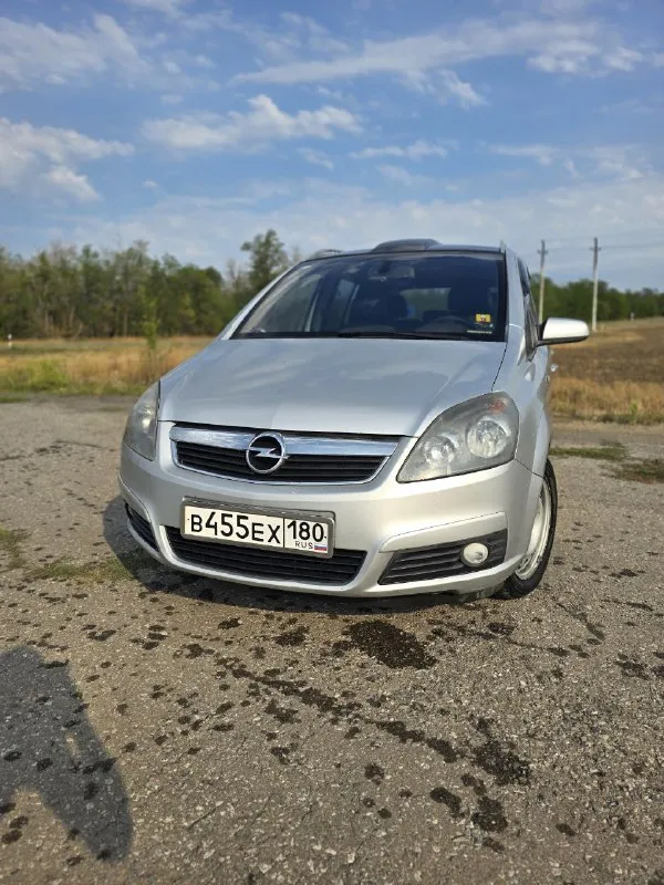 Продам 7-ми местный авто zafira b 2005года в авто установлен бензиновый двигатель объемом 2.2литра в связке с 6-ст мкпп из опций: датчик света/дождя круиз контроль панорамная крыша подогрев зеркал система (hsa) кондиционер аbs по птс я первый хозяин фактически 3ий осмотр город торез цена: 700тыс руб тел: +79494934126 📲 tg: @navi911 📞 звоните: +7(949)4934126 - фотография - 10