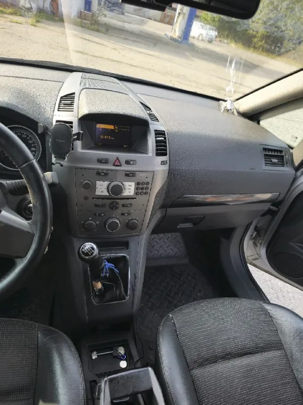Продам 7-ми местный авто zafira b 2005года в авто установлен бензиновый двигатель объемом 2.2литра в связке с 6-ст мкпп из опций: датчик света/дождя круиз контроль панорамная крыша подогрев зеркал система (hsa) кондиционер аbs по птс я первый хозяин фактически 3ий осмотр город торез цена: 700тыс руб тел: +79494934126 📲 tg: @navi911 📞 звоните: +7(949)4934126 - фотография - 2