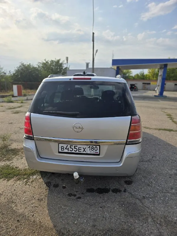 Продам 7-ми местный авто zafira b 2005года в авто установлен бензиновый двигатель объемом 2.2литра в связке с 6-ст мкпп из опций: датчик света/дождя круиз контроль панорамная крыша подогрев зеркал система (hsa) кондиционер аbs по птс я первый хозяин фактически 3ий осмотр город торез цена: 700тыс руб тел: +79494934126 📲 tg: @navi911 📞 звоните: +7(949)4934126 - фотография - 6