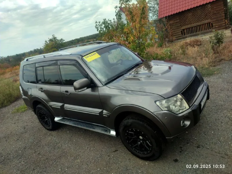 Продам крепкий, надёжный автомобиль. паджеро вагон 4 2010 г. в с самым надёжным мотором 3.0 бензин.... - фотография