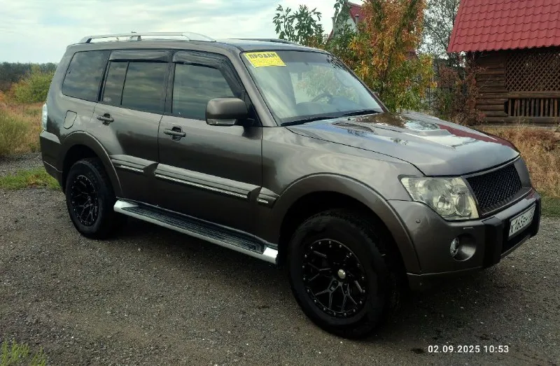 Продам крепкий, надёжный автомобиль. паджеро вагон 4 2010 г. в с самым надёжным мотором 3.0 бензин. установлен дорогой газ и вписан в птс, автомат уже рестайлинговый 5ти ступенчатый, с полным приводом и блокировкой дифференциала. в полной комплектации :черный кожаный салон, подогревы сидений, двух зонный климат. стоит усиленная подвеска kyb scorched4.установлен андроид с навигацией, музыка rock ford. машина обесшумлена и обработана на сервисе с гарантией. машина местная официальная европейка не пригон, с двумя печками и двумя кондерами. полностью обслужена, передняя часть и проблемные места в броне пленке. два комплекта колес, зима на оригинальных выкрашенных порошковой краской дисках. один хозяин в птс. цена 1.850. г. снежное +79494246912 📲 tg: серега 📞 звоните: +7(949)4246912 - фотография - 2