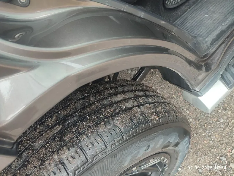 Продам крепкий, надёжный автомобиль. паджеро вагон 4 2010 г. в с самым надёжным мотором 3.0 бензин. установлен дорогой газ и вписан в птс, автомат уже рестайлинговый 5ти ступенчатый, с полным приводом и блокировкой дифференциала. в полной комплектации :черный кожаный салон, подогревы сидений, двух зонный климат. стоит усиленная подвеска kyb scorched4.установлен андроид с навигацией, музыка rock ford. машина обесшумлена и обработана на сервисе с гарантией. машина местная официальная европейка не пригон, с двумя печками и двумя кондерами. полностью обслужена, передняя часть и проблемные места в броне пленке. два комплекта колес, зима на оригинальных выкрашенных порошковой краской дисках. один хозяин в птс. цена 1.850. г. снежное +79494246912 📲 tg: серега 📞 звоните: +7(949)4246912 - фотография - 6