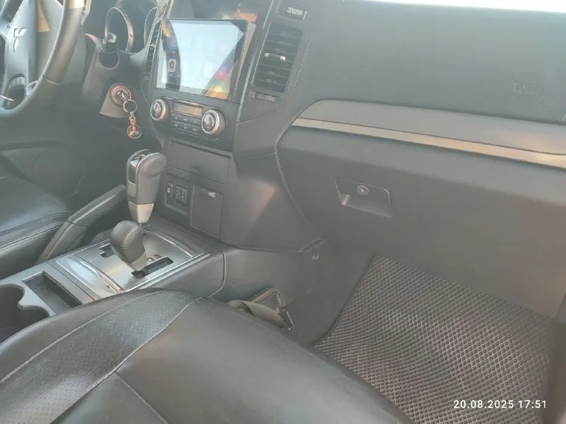 Продам крепкий, надёжный автомобиль. паджеро вагон 4 2010 г. в с самым надёжным мотором 3.0 бензин. установлен дорогой газ и вписан в птс, автомат уже рестайлинговый 5ти ступенчатый, с полным приводом и блокировкой дифференциала. в полной комплектации :черный кожаный салон, подогревы сидений, двух зонный климат. стоит усиленная подвеска kyb scorched4.установлен андроид с навигацией, музыка rock ford. машина обесшумлена и обработана на сервисе с гарантией. машина местная официальная европейка не пригон, с двумя печками и двумя кондерами. полностью обслужена, передняя часть и проблемные места в броне пленке. два комплекта колес, зима на оригинальных выкрашенных порошковой краской дисках. один хозяин в птс. цена 1.850. г. снежное +79494246912 📲 tg: серега 📞 звоните: +7(949)4246912 - фотография - 8