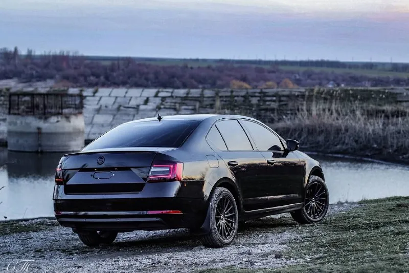 Продам skoda octavia a7, 1.6mpi, автомат 6ст, ноябрь 2017 г. в., пробег 183, без вложений, салон кожа с алькантарой, шумоизоляция (все кроме крыши, пола и арок), музыка усилитель динамики, акт. буфер, андроид магнитола 10.1 tyes. 1.6 🍋 енакиево, торг. доп вопросы по телефону 79493285024 📞 звоните: +7(949)3285024 - фотография - 7