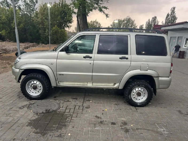 Продается уаз патриот 2011 года состояния хорошие, без вложения сел поехал цена 550 тысяч рублей 79494639483 📲 tg: @bula_1397 📞 звоните: +7(949)4639483 - фотография - 2