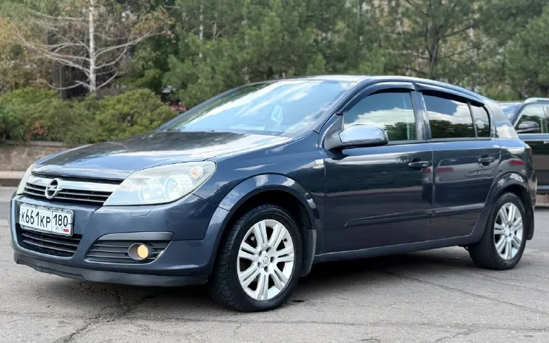 В продаже: opel astra h двигатель : 1.8 пробег : 250.000 км родной год: 2006 трансмиссия : механика привод : передний в хорошей комплектации центральный замок гур электро-стеклоподъемники передние климат-контроль авто никаких вложений не требует масло от замены до замены не доливаю дно, пороги, без дыр и гнили все возрастные моменты видно на фото ходовая часть обслужена двс и кпп работает отлично все стекла родные юридически чистое авто помощь в переоформлении цена : 415.000р торг реальному покупателю осмотр г. донецк 📲 +7(949)445-35-30 📲 tg: @ku4eryviy001 📞 звоните: +7(949)4453530 - фотография - 2