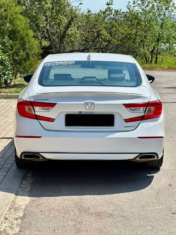Honda accord 2019 sport 195л. сил. 🚀 два комплекта колес r19 led оптика, ассистенты: адаптивный круиз, удержание в полосе, определение пешеходов и расстояния до других авто, экстренное торможение. адаптивный свет, лепестки, carplay, кожа, климат 2х зонный, большой багажник. цена 1’900’000руб. торг! +79493370237 - фотография - 4