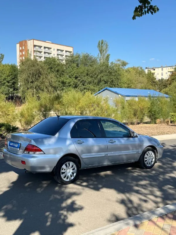 🇯🇵 mitsubishi lancer 9 rest 💰цена: 590 000р 🏢город: мариуполь 📅год выпуска: 2006 🧾пробег: 221 023 км. ⚙️двигатель: 1.6 ⛽топливо: газ/бензин ⚙️кпп: автомат 📞 телефон: +7-949-551-91-52 +7-989-263-55-56 +7-949-727-41-51 💾 описание: ✅ оснащен надежным двигателем 4g18 ✅ 3 владельца, птс оригинал ✅ установлено гбо ✅ кузов без коррозии и дтп, несколько косметических окрасов комплектация 👍: кондиционер ❄️, центральный замок, сигнализация, подогрев сидений, кожаный руль, полный электропакет, магнитола с вluеtооth. улица шевченко 269 ⚠️бесплатно доставим этот или другой автомобиль в донецк, макеевку, бердянск, мелитополь и другие города новых территорий после детального видеообзора со всевозможными диагностиками⚠️ 🏦 возможна продажа в кредит по двум документам. - фотография - 6