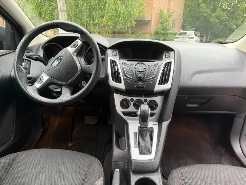 Форд фокус 3 ford focus iii 2014 г. 2 литра, акпп пробег 127 тыс. км донецк, ворошиловский цена – 850 тыс. руб. +7 949 300-02-72 - фотография - 4