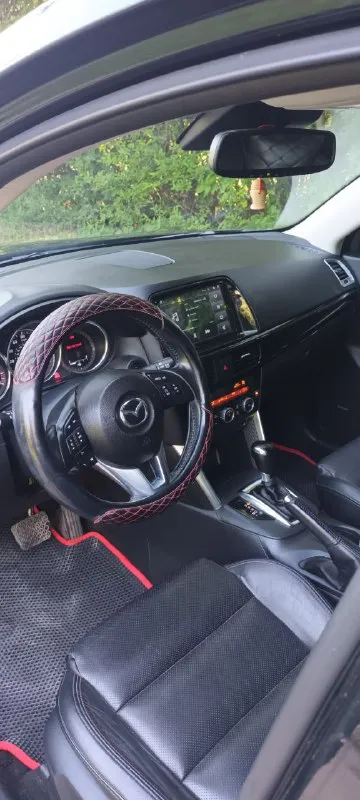 Продам мазда сх5 2014г 2.5литра полный привод пробег 157000км. цена 1.8 милиона рублей. торг. тел9494074389.салон кожа люк. датчик дождя света слипых зон. два камлекта ключей ковриков. калёса зима лето всё работает всёобслужено - фотография - 2