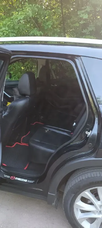 Продам мазда сх5 2014г 2.5литра полный привод пробег 157000км. цена 1.8 милиона рублей. торг. тел9494074389.салон кожа люк. датчик дождя света слипых зон. два камлекта ключей ковриков. калёса зима лето всё работает всёобслужено - фотография - 3
