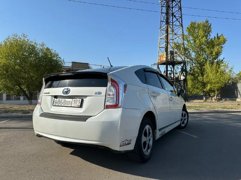 Продам приус 2013г пробег 230к я собственник, машина в очень хорошем состоянии, без каких либо нареканий по технике, батарея в порядке(проверяли в профильном сервисе) абсолютно все работает, салон чистый, ухоженный. ходовая в полном порядке, без каких либо звуков. свежая резина машина на 90% в родной краске на все вопросы отвечу +79591337197 цена: 1.350.000 разумный торг присутствует 👤 📞 звоните: +7(959)1337197 - фотография - 4