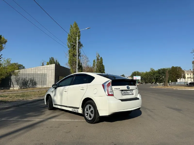 Продам приус 2013г пробег 230к я собственник, машина в очень хорошем состоянии, без каких либо нареканий по технике, батарея в порядке(проверяли в профильном сервисе) абсолютно все работает, салон чистый, ухоженный. ходовая в полном порядке, без каких либо звуков. свежая резина машина на 90% в родной краске на все вопросы отвечу +79591337197 цена: 1.350.000 разумный торг присутствует 👤 📞 звоните: +7(959)1337197 - фотография - 5