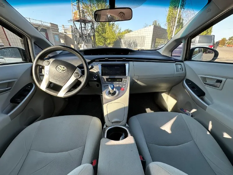 Продам приус 2013г пробег 230к я собственник, машина в очень хорошем состоянии, без каких либо нареканий по технике, батарея в порядке(проверяли в профильном сервисе) абсолютно все работает, салон чистый, ухоженный. ходовая в полном порядке, без каких либо звуков. свежая резина машина на 90% в родной краске на все вопросы отвечу +79591337197 цена: 1.350.000 разумный торг присутствует 👤 📞 звоните: +7(959)1337197 - фотография - 9