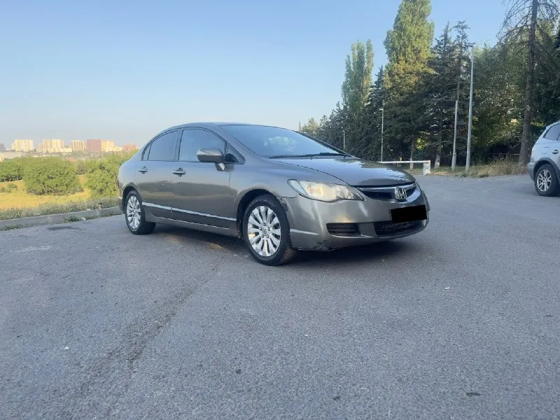 В продаже honda civic viii 2007 г. 1.8 (140 л. с. ) авто в хорошем состоянии, во владении 1 год, по авто нареканий нет, ни разу не подводил, надежное авто японское качество. не дымит, не троит без нареканий, переключает плавно по кузову: арки обработаны, двери, пороги без гнили фото дополнительно могу сбросить. за время эксплуатации было сделано: - рулевая рейка (ремонт 35 т. р., сделано качественно) - заменен температурный датчик - замена всех расходников то - новый акб от авто не избавляюсь, продаю не спеша, продажа в связи с покупкой нового авто. цена 800 000₽ +79010004863 (telegram, whatsapp) 📞 звоните: +7(901)0004863 - фотография - 2