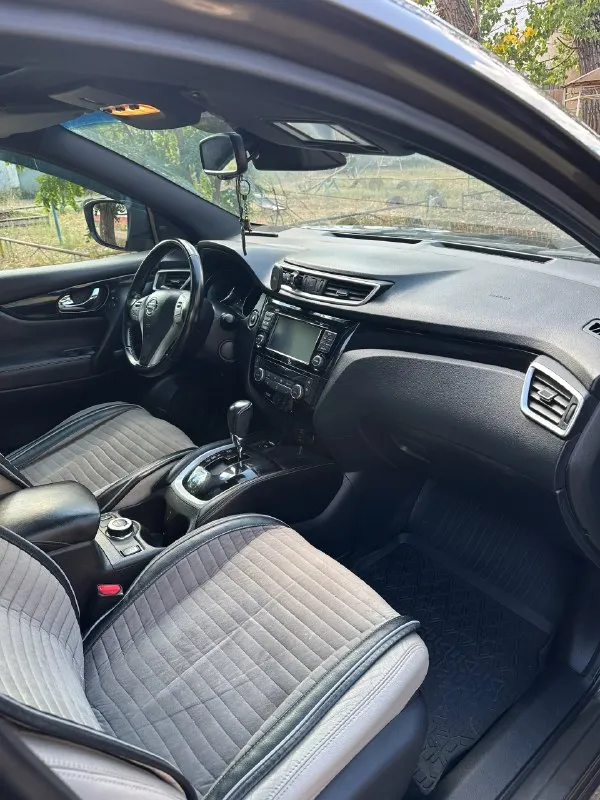 Nissan qashqai j11, 4wd cvt, 2014 г, 2.0 л, полная комплектация, полный привод. автомат. пробег 143000. машина в хорошем состоянии. панорама, парктроники передние, задние, камера 360 градусов, помощник удержания полосы, помощник слепых зон, сигнализация с авто запуском, климат контроль 2-х зонный, навигационная система, кнопка старт/стоп, заводские фары bi-led, авто включение дальнего/ближнего света, датчик дождя, света, система мониторинга усталости водителя. имеется фаркоп, но я им никогда не пользовалась. кузов оцинкован. комплект зимней резины. цена 1 580 000,00. торг. машина находится в г. счастье. +79595053436 📞 звоните: +7(959)5053436 - фотография - 4
