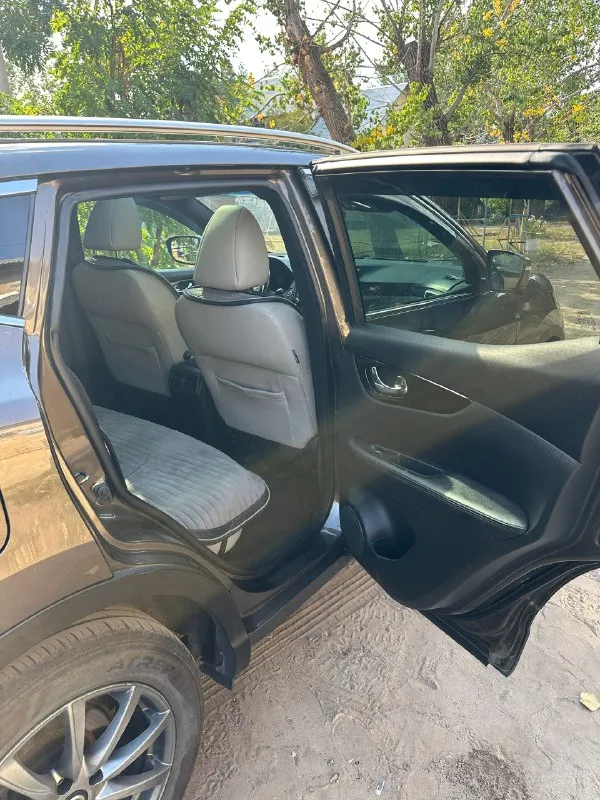 Nissan qashqai j11, 4wd cvt, 2014 г, 2.0 л, полная комплектация, полный привод. автомат. пробег 143000. машина в хорошем состоянии. панорама, парктроники передние, задние, камера 360 градусов, помощник удержания полосы, помощник слепых зон, сигнализация с авто запуском, климат контроль 2-х зонный, навигационная система, кнопка старт/стоп, заводские фары bi-led, авто включение дальнего/ближнего света, датчик дождя, света, система мониторинга усталости водителя. имеется фаркоп, но я им никогда не пользовалась. кузов оцинкован. комплект зимней резины. цена 1 580 000,00. торг. машина находится в г. счастье. +79595053436 📞 звоните: +7(959)5053436 - фотография - 5