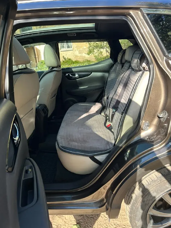 Nissan qashqai j11, 4wd cvt, 2014 г, 2.0 л, полная комплектация, полный привод. автомат. пробег 143000. машина в хорошем состоянии. панорама, парктроники передние, задние, камера 360 градусов, помощник удержания полосы, помощник слепых зон, сигнализация с авто запуском, климат контроль 2-х зонный, навигационная система, кнопка старт/стоп, заводские фары bi-led, авто включение дальнего/ближнего света, датчик дождя, света, система мониторинга усталости водителя. имеется фаркоп, но я им никогда не пользовалась. кузов оцинкован. комплект зимней резины. цена 1 580 000,00. торг. машина находится в г. счастье. +79595053436 📞 звоните: +7(959)5053436 - фотография - 6