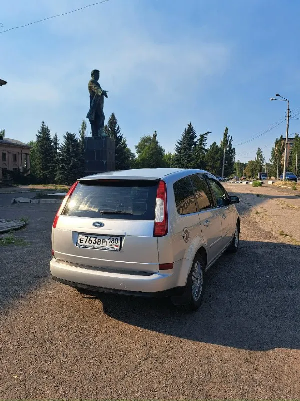 Ford c-max 2007 г. в. автомобиль в отличном состоянии, родной пробег 211 тыс. км. бережная эксплуатация и своевременное обслуживание. без дтп, последние 7 лет находится в одной семье. комплектация: •2.0 л (145 л. с. ) •мкпп 5 ст. •2-ух зонный климат контроль •электрорегулировка и подогрев передних сидений •обогрев заднего стекла •установлено гбо, официально вписано в птс ( с текущими ценами на бензин очень большая экономия) •4 электростеклоподъемника •электорегулировка боковых зеркал •комплект летней резины на литых дисках и зимней на штампах •гидроусилитель руля •андроид магнитола •2 комплекта ключей любые проверки за ваш счёт. цена 660 тыс. руб, все разговоры о возможном разумном и обоснованном торге, только около автомобиля при покупке номер телефона +79493160813, телеграмм на этот же номер осмотр г. макеевка 📞 звоните: +7(949)3160813 - фотография - 4