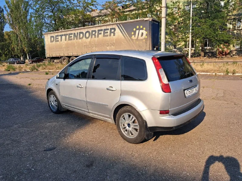 Ford c-max 2007 г. в. автомобиль в отличном состоянии, родной пробег 211 тыс. км. бережная эксплуатация и своевременное обслуживание. без дтп, последние 7 лет находится в одной семье. комплектация: •2.0 л (145 л. с. ) •мкпп 5 ст. •2-ух зонный климат контроль •электрорегулировка и подогрев передних сидений •обогрев заднего стекла •установлено гбо, официально вписано в птс ( с текущими ценами на бензин очень большая экономия) •4 электростеклоподъемника •электорегулировка боковых зеркал •комплект летней резины на литых дисках и зимней на штампах •гидроусилитель руля •андроид магнитола •2 комплекта ключей любые проверки за ваш счёт. цена 660 тыс. руб, все разговоры о возможном разумном и обоснованном торге, только около автомобиля при покупке номер телефона +79493160813, телеграмм на этот же номер осмотр г. макеевка 📞 звоните: +7(949)3160813 - фотография - 5