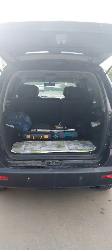 Ссаненг рекстон 2007 года объём 2.7 пробег 230000.продаю большой и надёжный рамный внедорожник с большим багажником выезжать на природу то что нужно. двигатель работает ровно без посторонних звуков масло не ест и не подтекает. переключается без пенков. полный привод все работает. ходовая и электрика без замечаний. заводится отлично. масло менял 2000 км. назад. поменян правый шрус. и полуось. при покупке в придачу новая летняя резина. документы в полном порядке я собственник. звоните отвечу на все вопросы +79591939006 цена 730000 хороший торг у капота. 📞 звоните: +7(959)1939006 - фотография - 10