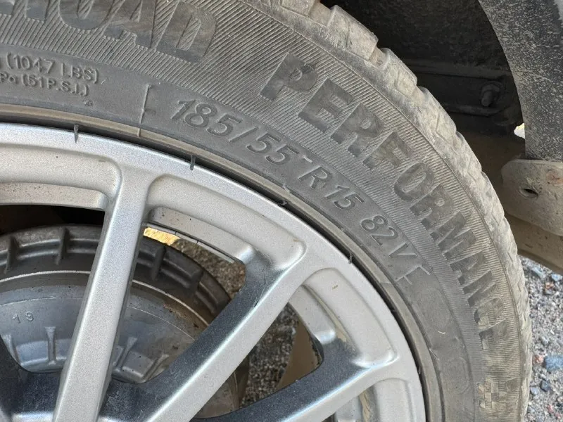 Автор: [ продам приору в отличном состоянии, 2008г, 1,6 16кл мотор (126), 137к пробег, катализатор на месте, сервисная книга и два ключа, кузов без сварки и шпаклевки. в комплектации усилитель руля, передние электро стеклоподъемники, электро регулировка зеркал, спереди подвеска ss20, вся подсвеска новая перебрана в круг, видео регистратор, новая сигнализация, диски литые r15 на дорогой летней резине, по машине много чего сделано, состояние сел поехал. установлена новая качественная музыка, (4х16 прайд по 150ват, процессорный кенвуд, сабвуфер мачете 800ват, короб на 80л, усилитель 4х200ват и моноблок на 1000 ват, новый генератор на 125а) я собственник, могу присутствовать в мрэо при переоформлении. в комплекте отдаю отличную зимнюю резину на дисках. цена 460 000₽ торг у капота осмотр г. зугрэс +7 (949) 375 48 76.. ❗❗❗наш телеграм канал [ бесплатное размещение за репост❗❗❗ 📞 звоните: +7(949)3754876 - фотография - 9