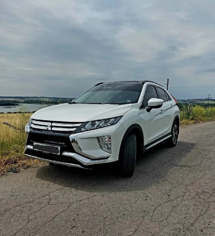 Продам mitsubishi eclipse cross 2019 год, 1.5 турбо в самой максимальной комплектации с панорамой. полный привод s-awc три режима, акпп 8 ст, подрулевые лепестки. заменено масло в акпп оригинал и масло в двигателе, тормозные колодки оригинал в круг поменяны. в машине есть всё, включая проэкцию на стекло, премиум аудио система с сабвуфером rock ford fosgate, активный смарт круиз с полной остановкой, контроль полос, автоматическая экстренная остановка, автоматический дальний/ближний свет, подгревы всех сидений и руля, датчики обгона в зеркалах, радары спереди и сзади, так же много ещё чего. машина очень резвая и экономная, город 8-10л, в зависимости от манеры езды. так же есть режим eco mode в этом режиме расход 6-7 литров. пробег 64 000 миль. цена 2.390🍋торг звонить по номеру +79494013626 📞 звоните: +7(949)4013626 - фотография - 3